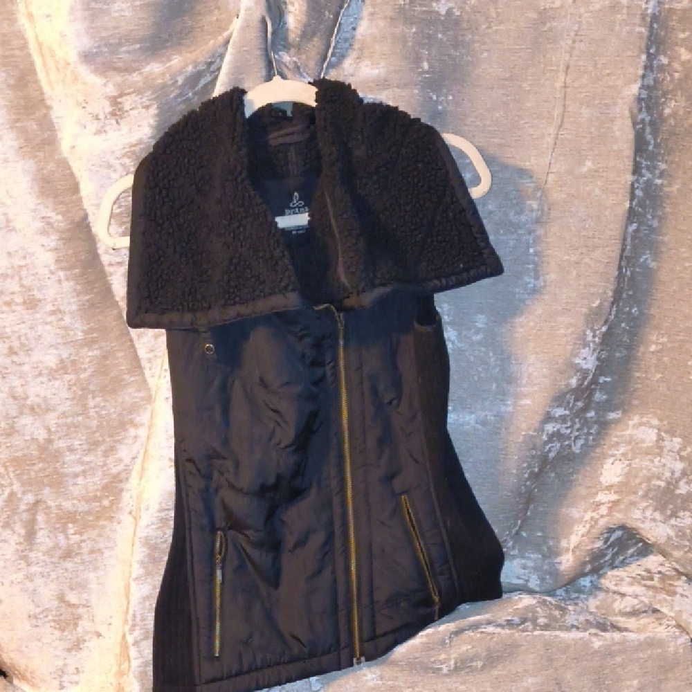 Prana Asymmetrical Zip Black Sherpa-Lined Vest